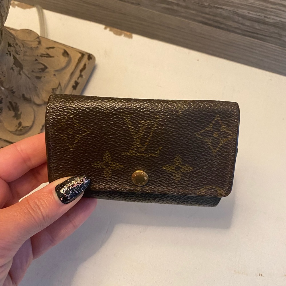 ❗️SOLD❗️Louis Vuitton Multicles 6 Key Case Six